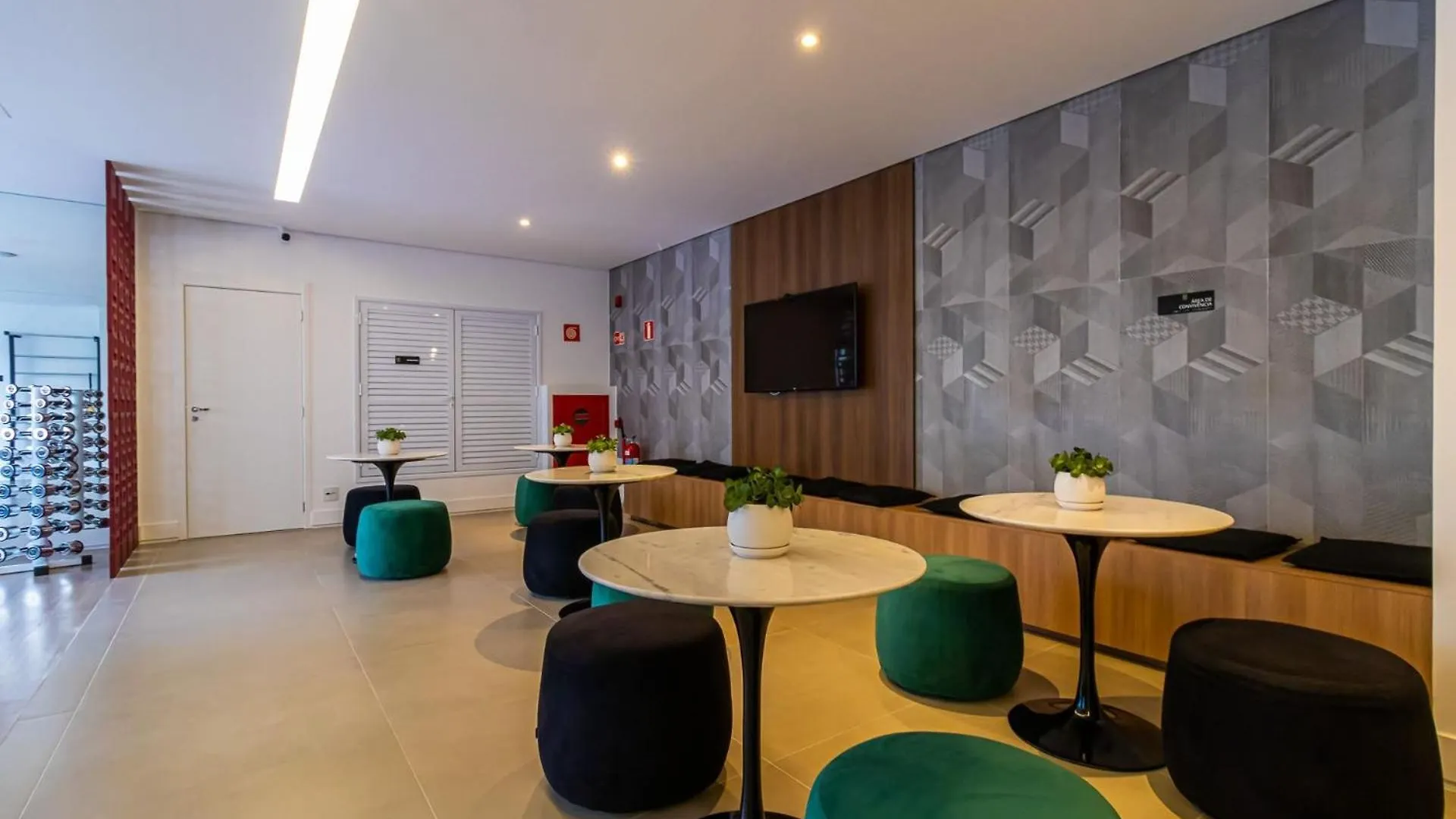 Studios Modernos Totalmente Mobiliados Com Academia Proximo A Metro Parque Ibirapuera E Hospitais Sao Paulo Brazil