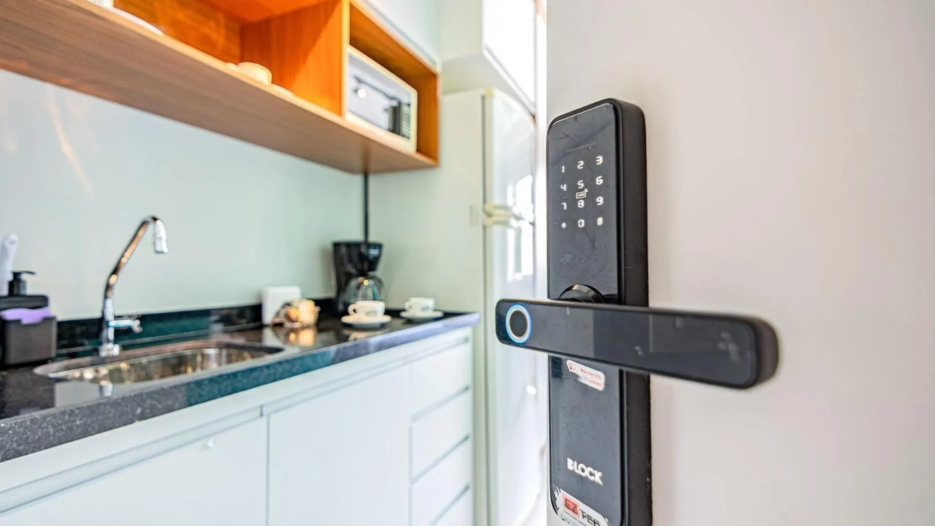 Studio moderno com Wifi e academia, ao lado do Parque Ibirapuera, Metrô - Dabra House São Paulo Casa de Férias