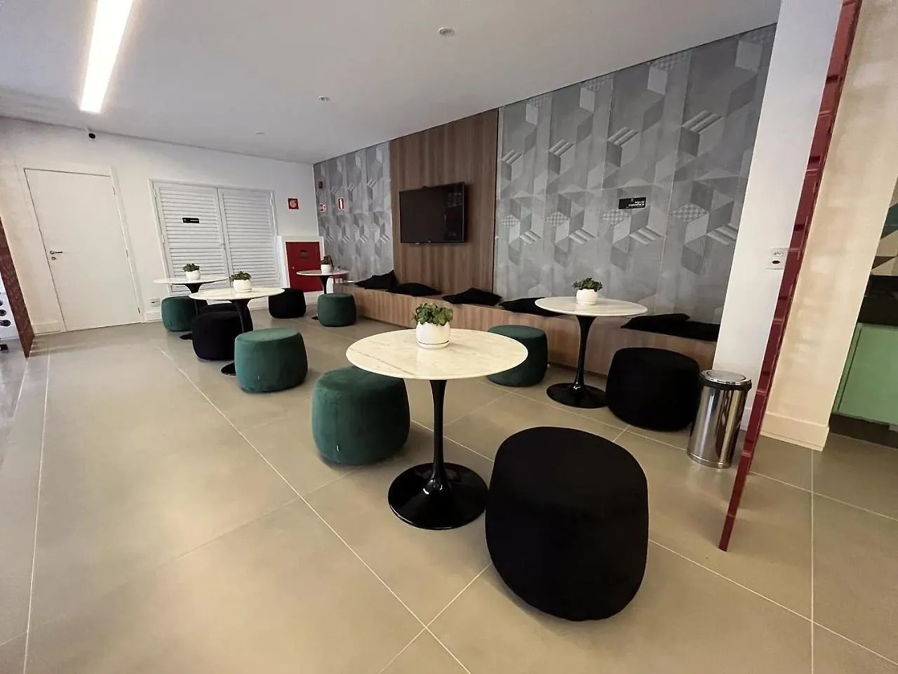 Studio moderno com Wifi e academia, ao lado do Parque Ibirapuera, Metrô - Dabra House São Paulo Casa de Férias
