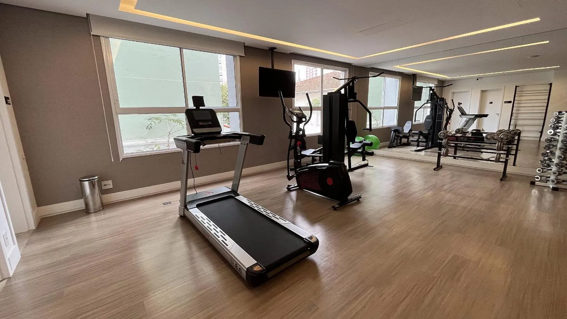 Studio moderno com Wifi e academia, ao lado do Parque Ibirapuera, Metrô - Dabra House São Paulo 0*,  Brasil